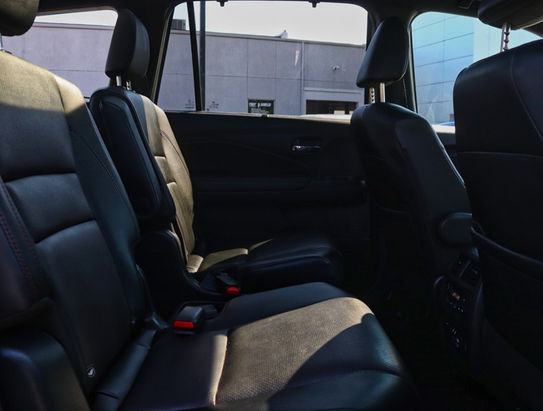 2022 Honda Pilot Black Edition AWD
