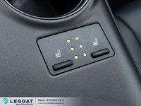 2024 Toyota Camry SE Auto