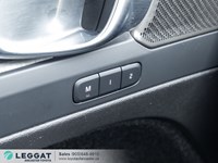 2025 Volvo XC40 B5 AWD Ultra Dark Theme