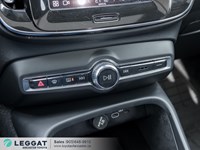 2025 Volvo XC40 B5 AWD Ultra Dark Theme