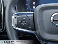 2025 Volvo XC40 B5 AWD Ultra Dark Theme