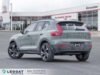 2025 Volvo XC40 B5 AWD Ultra Dark Theme