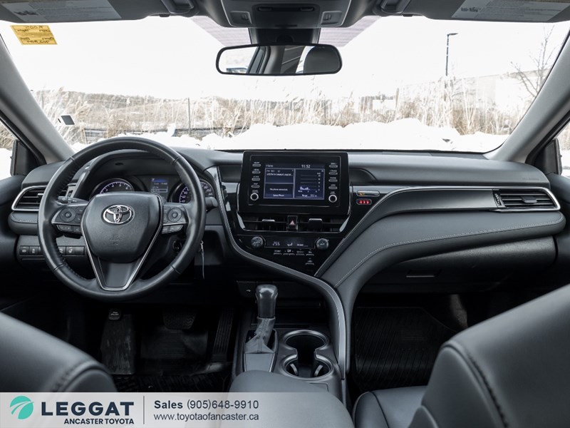 2024 Toyota Camry SE Auto