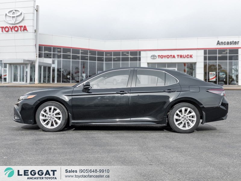 2024 Toyota Camry SE Auto