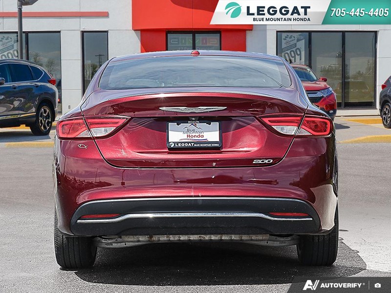 2015 Chrysler 200 4dr Sdn Limited FWD