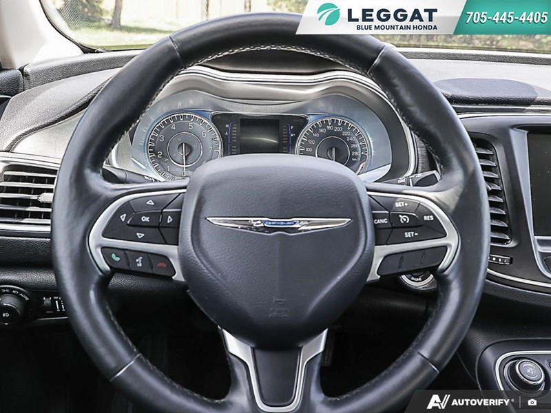 2015 Chrysler 200 4dr Sdn Limited FWD