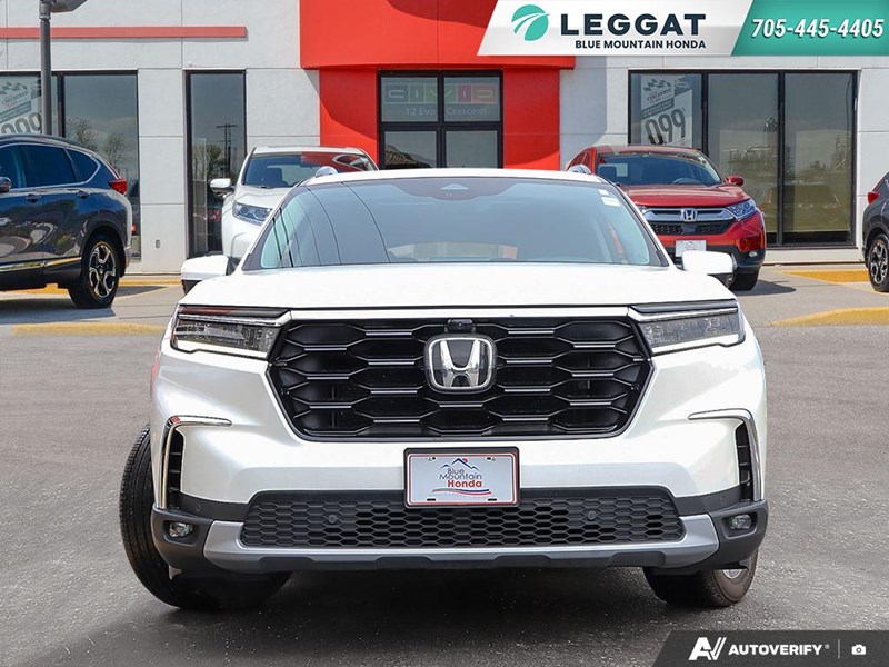 2025 Honda Pilot Touring AWD|Low KM|Accident Free