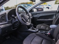 2017 Hyundai Elantra 4dr Sdn Auto LE