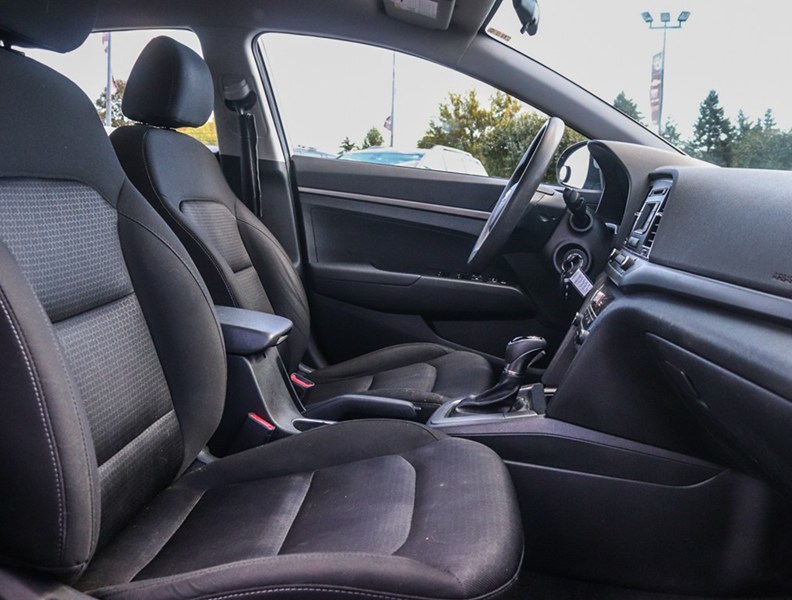 2017 Hyundai Elantra 4dr Sdn Auto LE