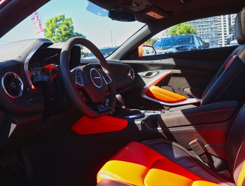 2018 Chevrolet Camaro 2dr Cpe 2LT