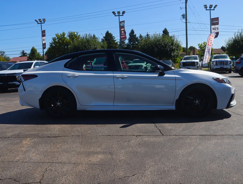 2021 Toyota Camry XSE Auto