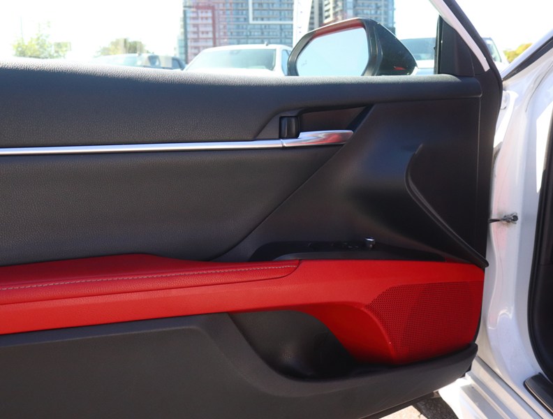 2021 Toyota Camry XSE Auto