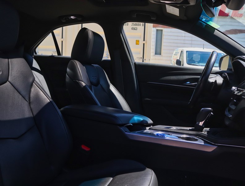 2022 Cadillac CT4 4dr Sdn Premium Luxury