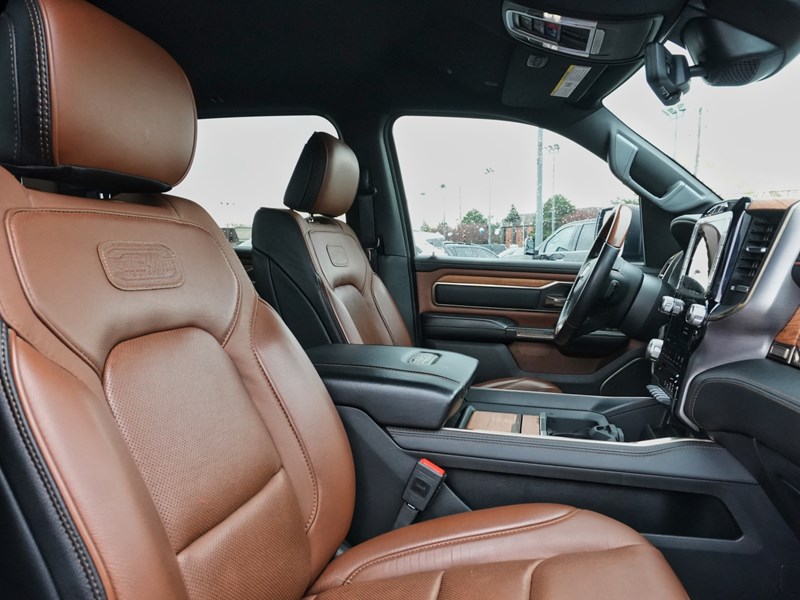 2022 RAM 1500 Limited Longhorn 4x4 Crew Cab 5'7