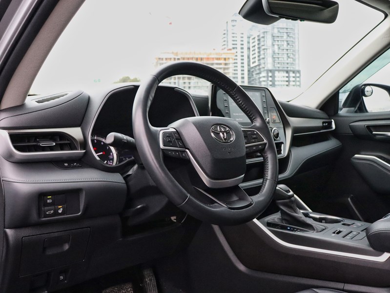 2022 Toyota Highlander XLE AWD