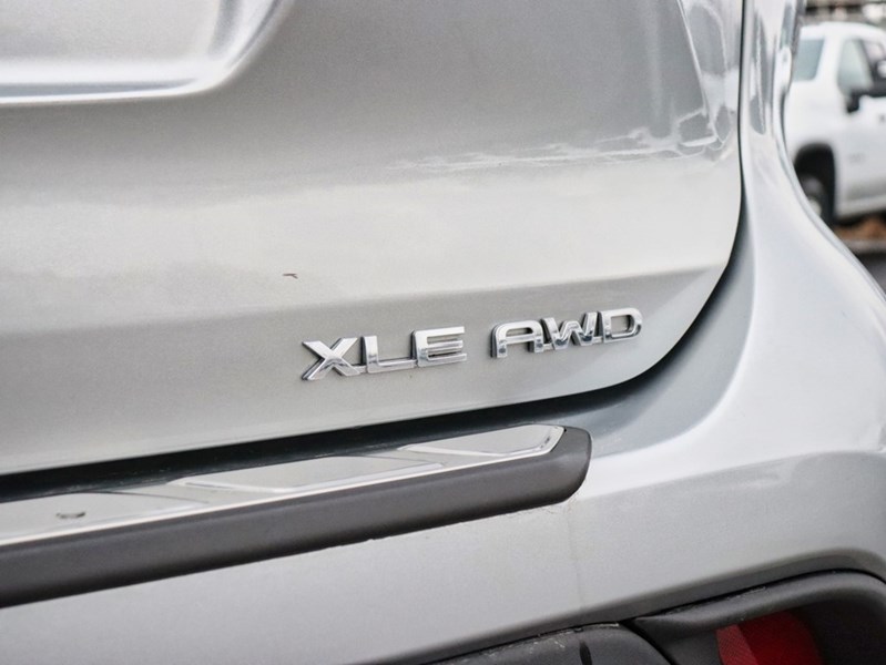 2022 Toyota Highlander XLE | NEWBRAKES | 2SETSOFTIRES | 1OWNER | NOCLAIMS