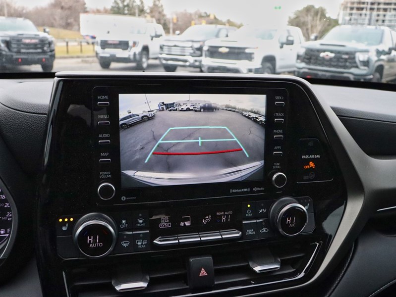 2022 Toyota Highlander XLE | NEWBRAKES | 2SETSOFTIRES | 1OWNER | NOCLAIMS