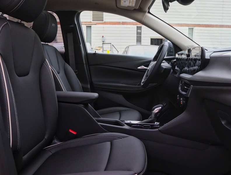 2026 Buick Encore GX AWD 4dr Sport Touring