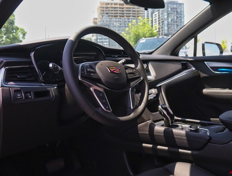 2026 Cadillac XT5 FWD 4dr Luxury