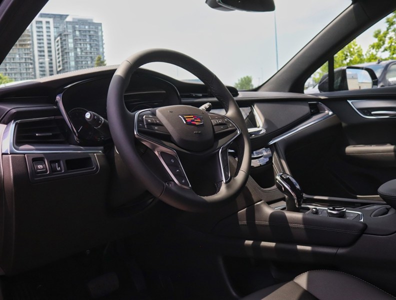2026 Cadillac XT5 FWD 4dr Luxury