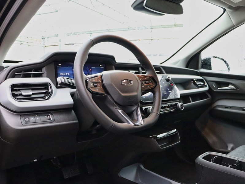 2027 CHEVROLET BOLT FWD 4dr RS