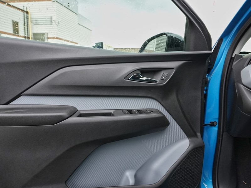 2027 Chevrolet Bolt FWD 4dr LT
