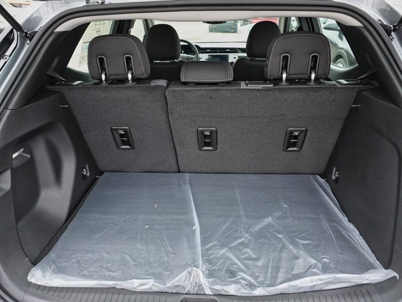 2027 Chevrolet Bolt FWD 4dr LT