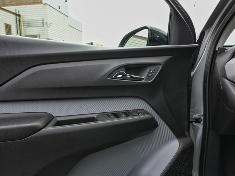 2027 Chevrolet Bolt FWD 4dr LT