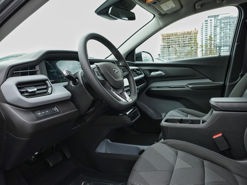 2027 Chevrolet Bolt FWD 4dr LT