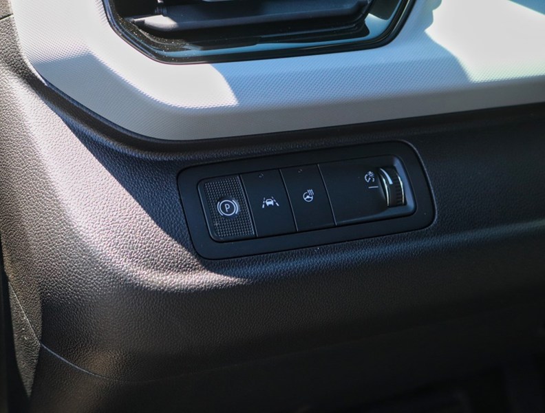 2027 Chevrolet Bolt FWD 4dr LT