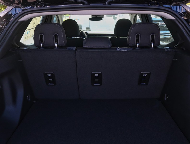 2027 Chevrolet Bolt FWD 4dr LT