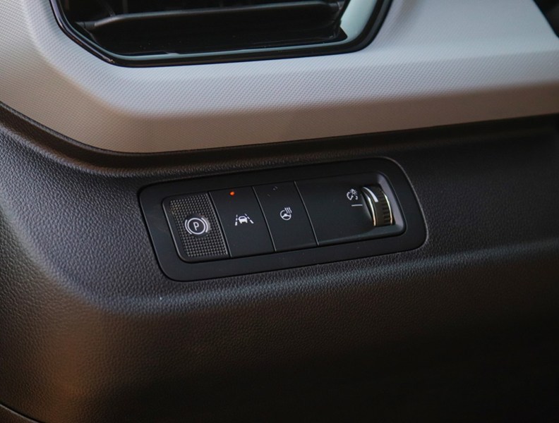 2027 Chevrolet Bolt FWD 4dr LT