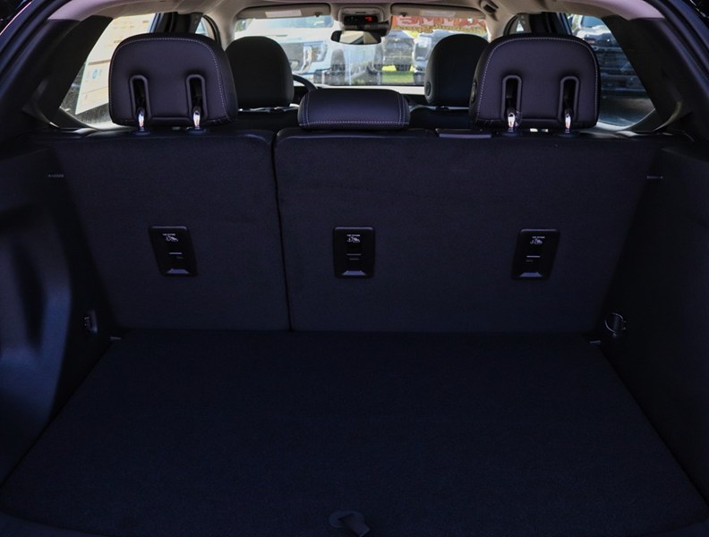 2027 Chevrolet Bolt FWD 4dr LT