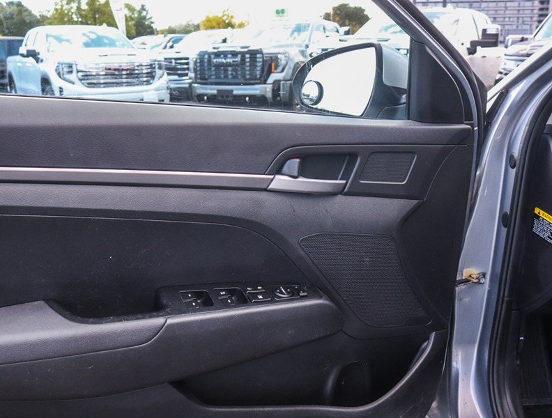 2017 Hyundai Elantra 4dr Sdn Auto LE