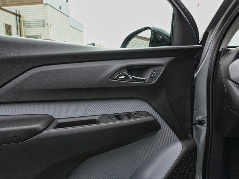 2027 Chevrolet Bolt FWD 4dr LT