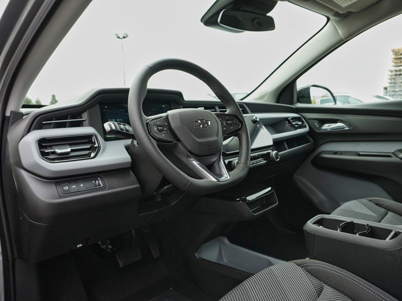 2027 Chevrolet Bolt FWD 4dr LT