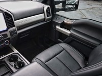 2022 Ford F-250 LARIAT | 4X4 | 7.3L | BLK PK | ROOF | FX4 | 20s