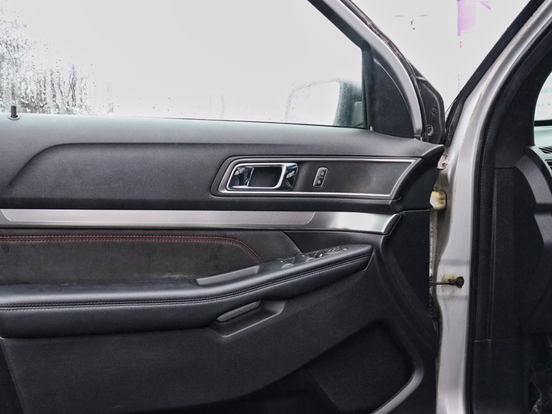 2019 Ford Explorer XLT | 4WD | 2.3L | XLT APP PKG | TWO | NAV | ROOF