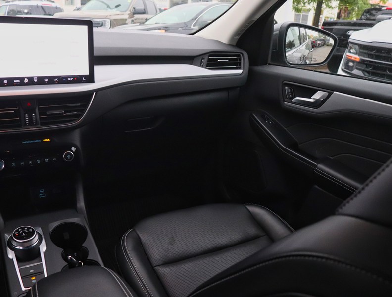2023 Ford Escape Platinum | AWD | 2.0L | TOW | 360 | NAV | ADPTV CR