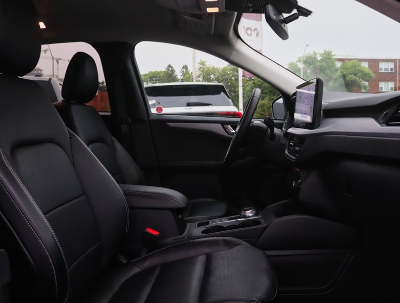 2023 Ford Escape Platinum | AWD | 2.0L | TOW | 360 | NAV | ADPTV CR