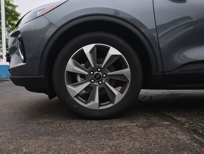 2023 Ford Escape Platinum | AWD | 2.0L | TOW | 360 | NAV | ADPTV CR