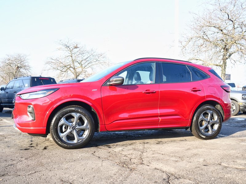 2024 Ford Escape ST-Line | AWD | 1.5L | ROOF | HTD STR WHL | BLIS