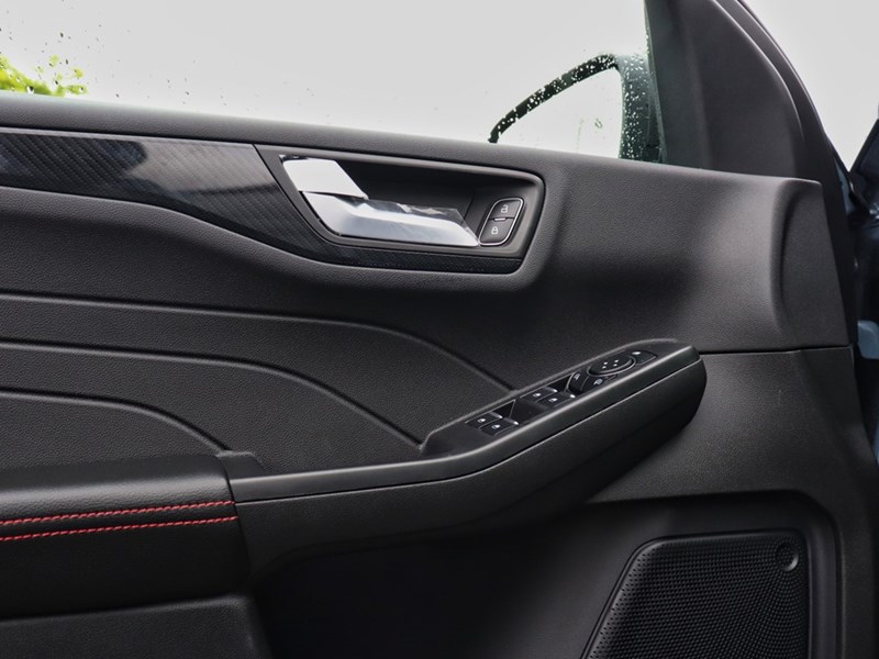 2025 Ford Escape ST-Line Select | AWD | 2.0L | TECH 2 | ROOF | TOW