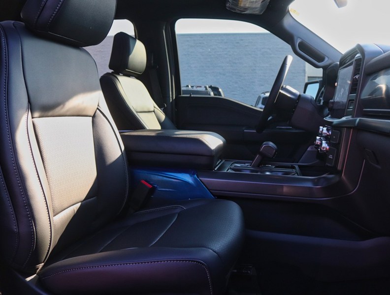 2026 Ford F-150 LARIAT | 4X4 | 3.5L | 501A | BLK PK | ROOF