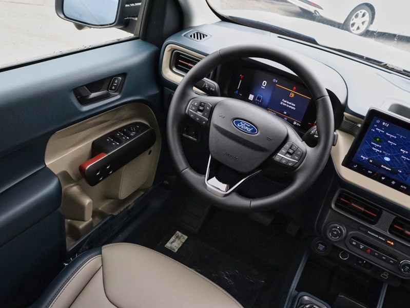 2026 Ford Maverick LARIAT | AWD | 2.0L | ROOF | 4K TOW | PWR SL R WND