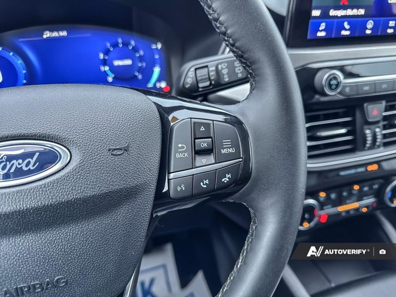 2022 Ford Escape Titanium AWD