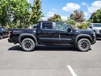 2023 Nissan Frontier Crew Cab PRO-4X Standard Bed 4x4