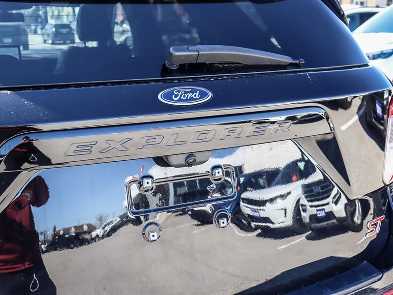 2022 Ford Explorer ST 4WD