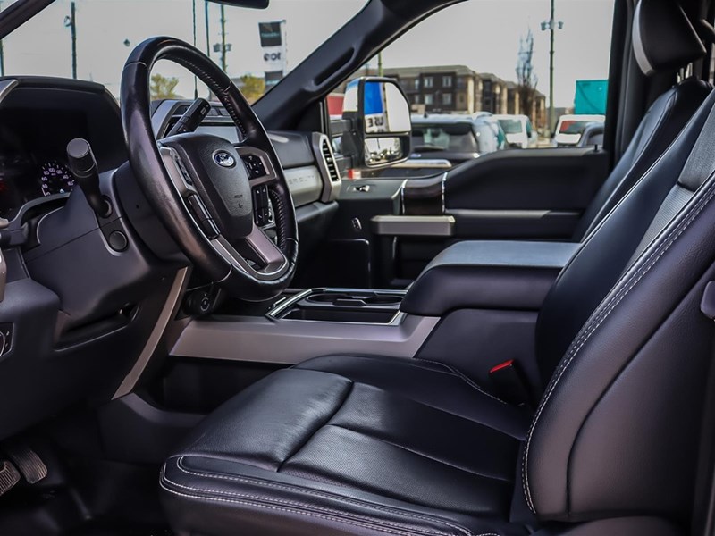 2022 Ford F-250 LARIAT 4WD Crew Cab 6.75' Box