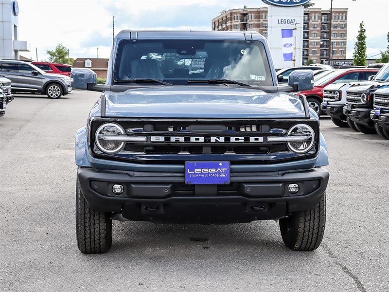 2025 Ford Bronco Outer Banks 4 Door 4x4